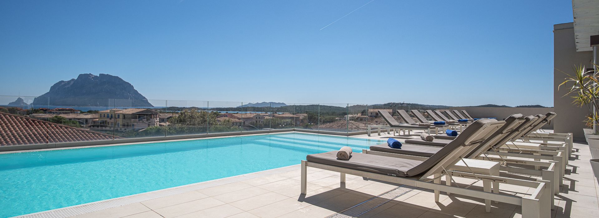 Header Desk Felix Hotels_Piscina PSP