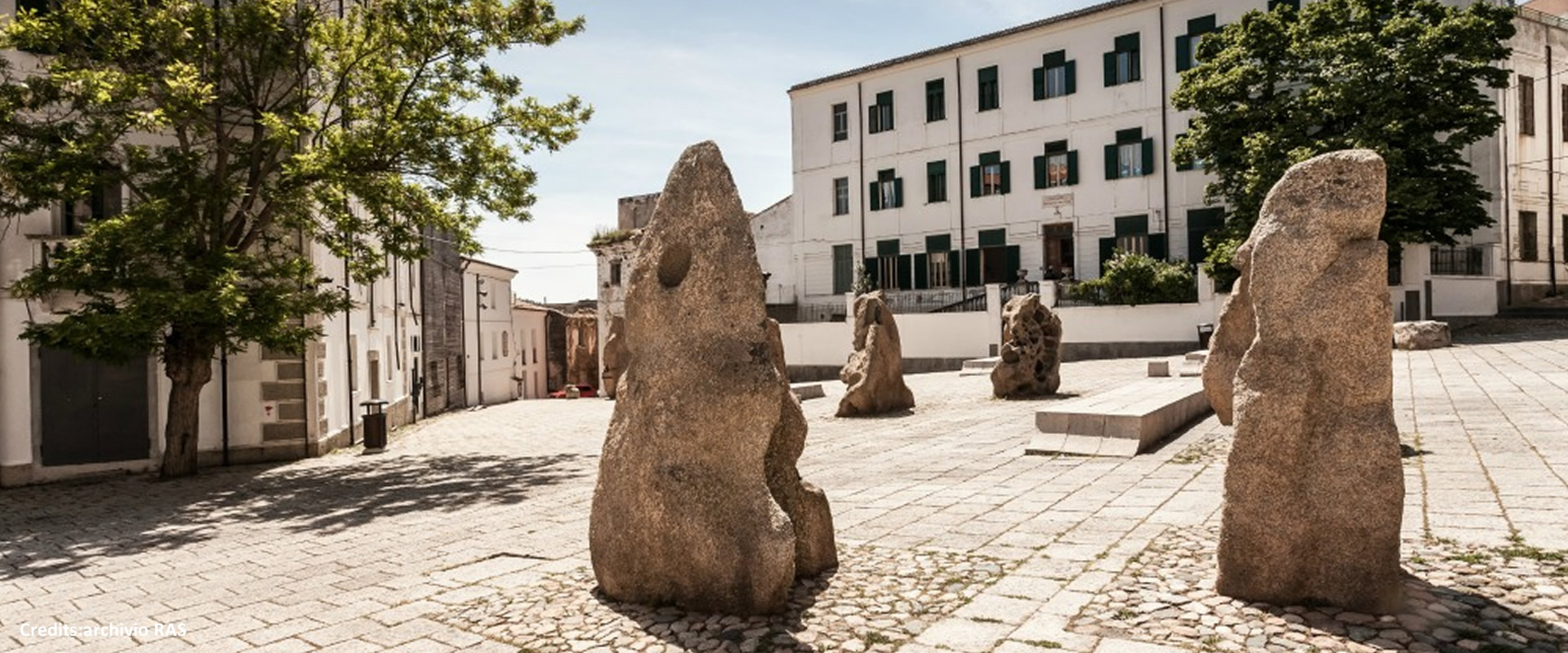 Piazza Sebastiano Satta a Nuoro - Residence Hotel Grandi Magazzini Nuoro